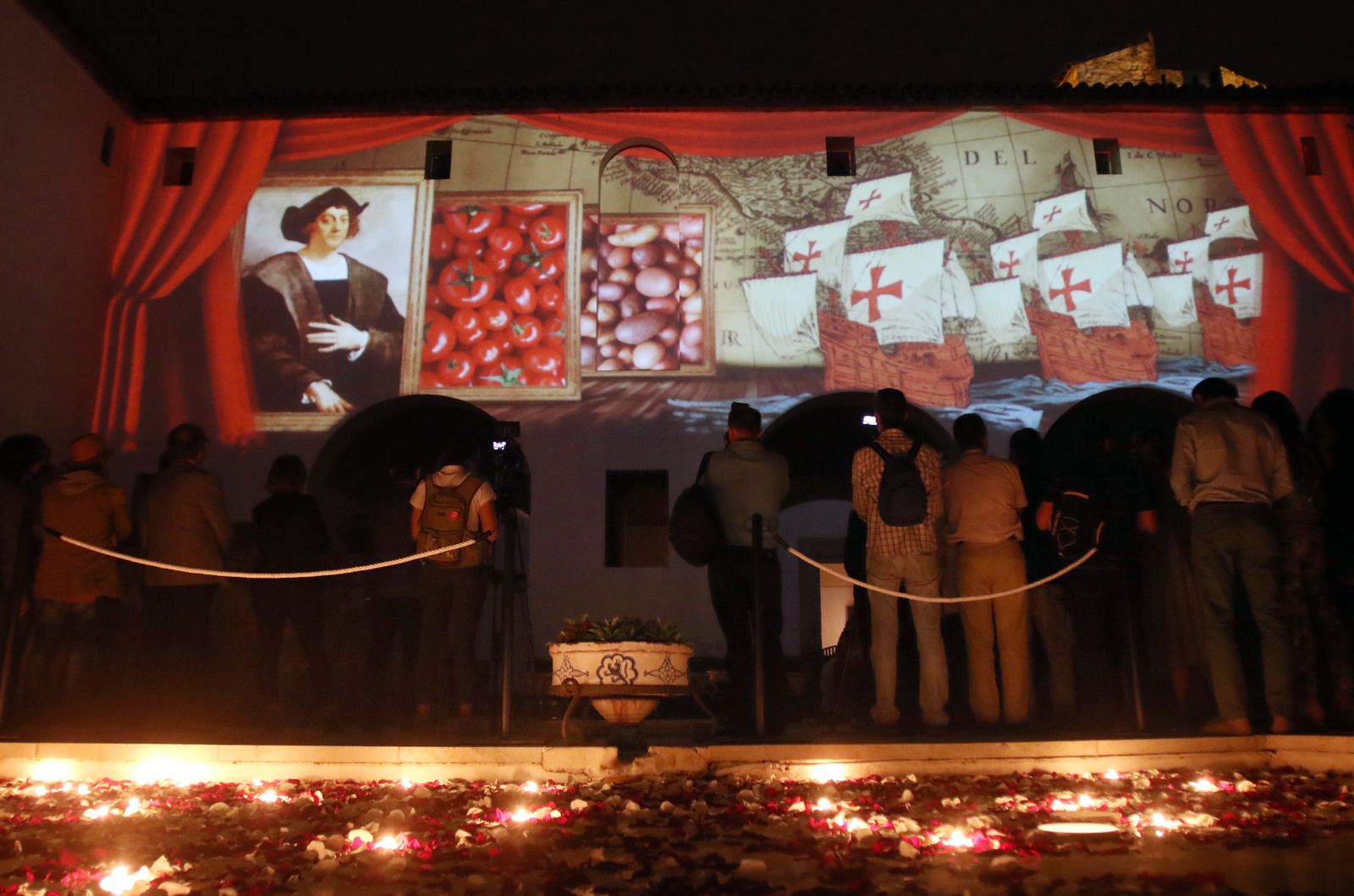 Espectáculo de luz y sonido en el Alcázar de los Reyes Cristianos.