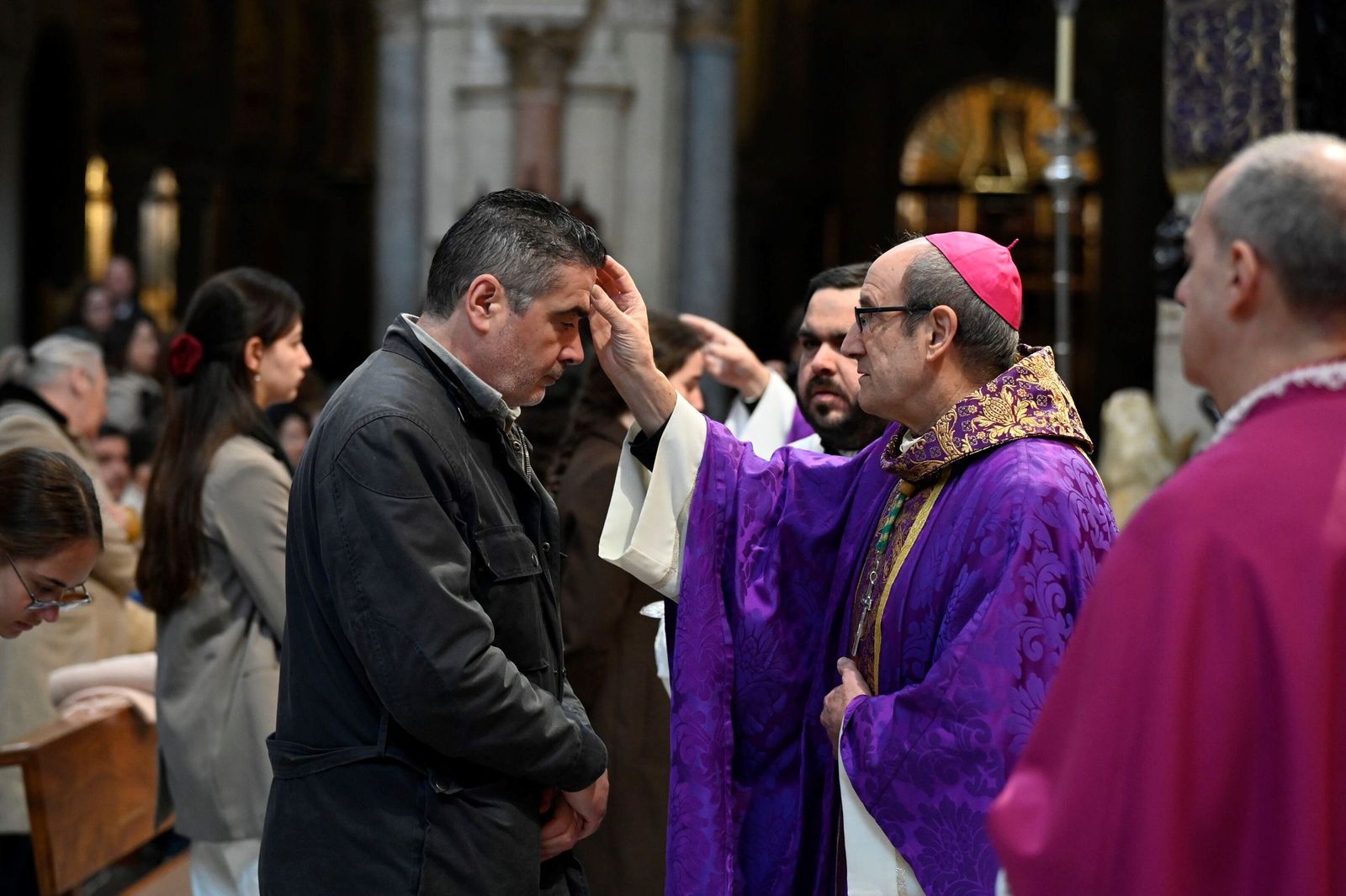 El Miércoles de Ceniza en la Catedral de Córdoba, en imágenes