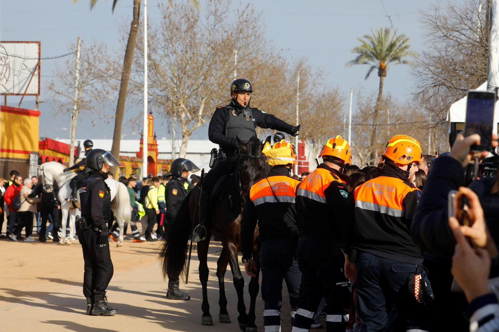 El simulacro de actuación ante una explosión en la Feria de Córdoba, en imágenes