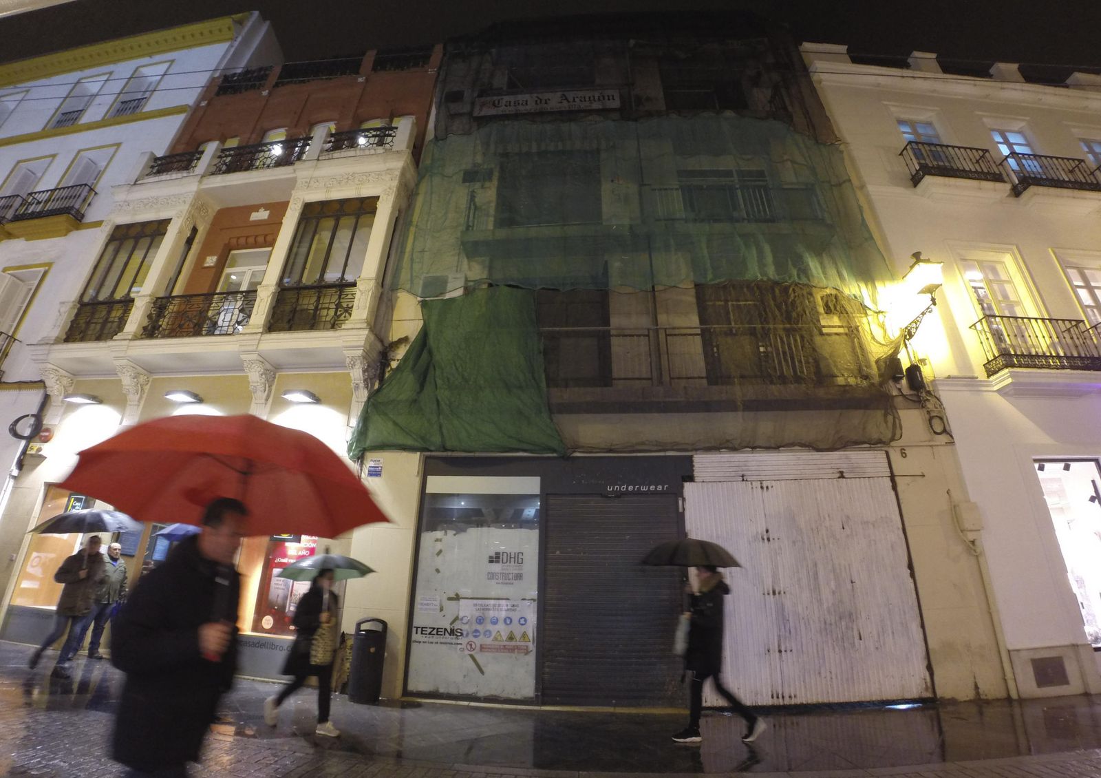 La tienda que Tezenis posee en Velázquez se encuentra actualmente en obras para su ampliación.