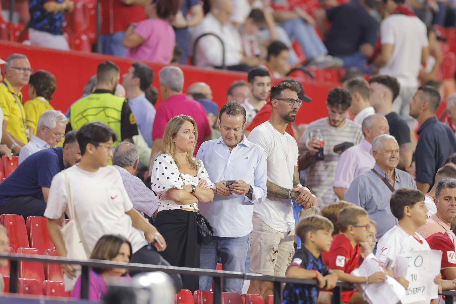 Búscate en las fotos del Sevilla-Lens