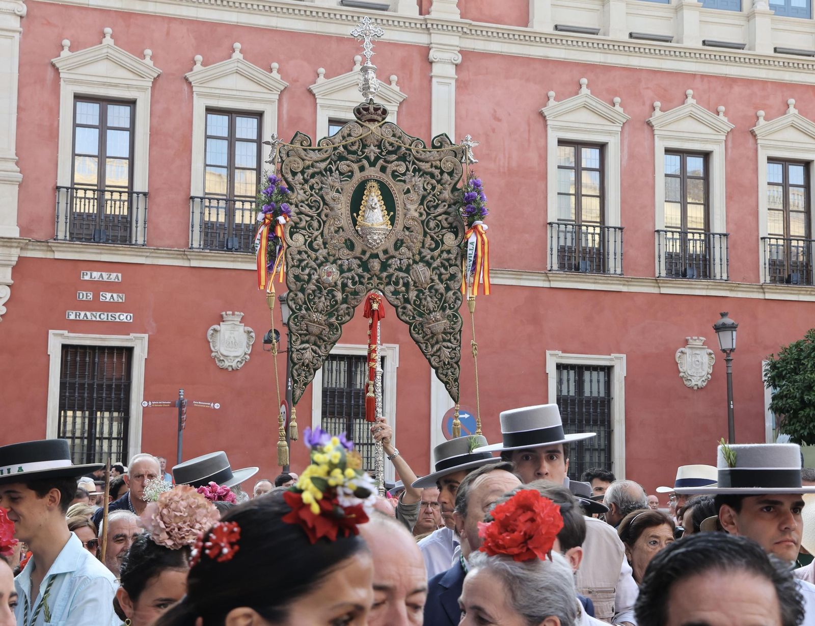 Las mejores fotos de la salida de la Hermandad de Sevilla hacia el Rocío