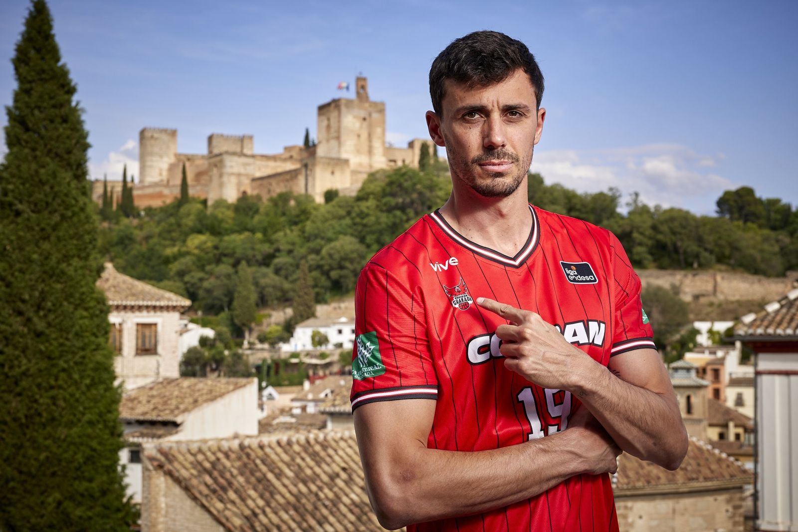 Pere Tomàs, protagonista de las nuevas equipaciones.