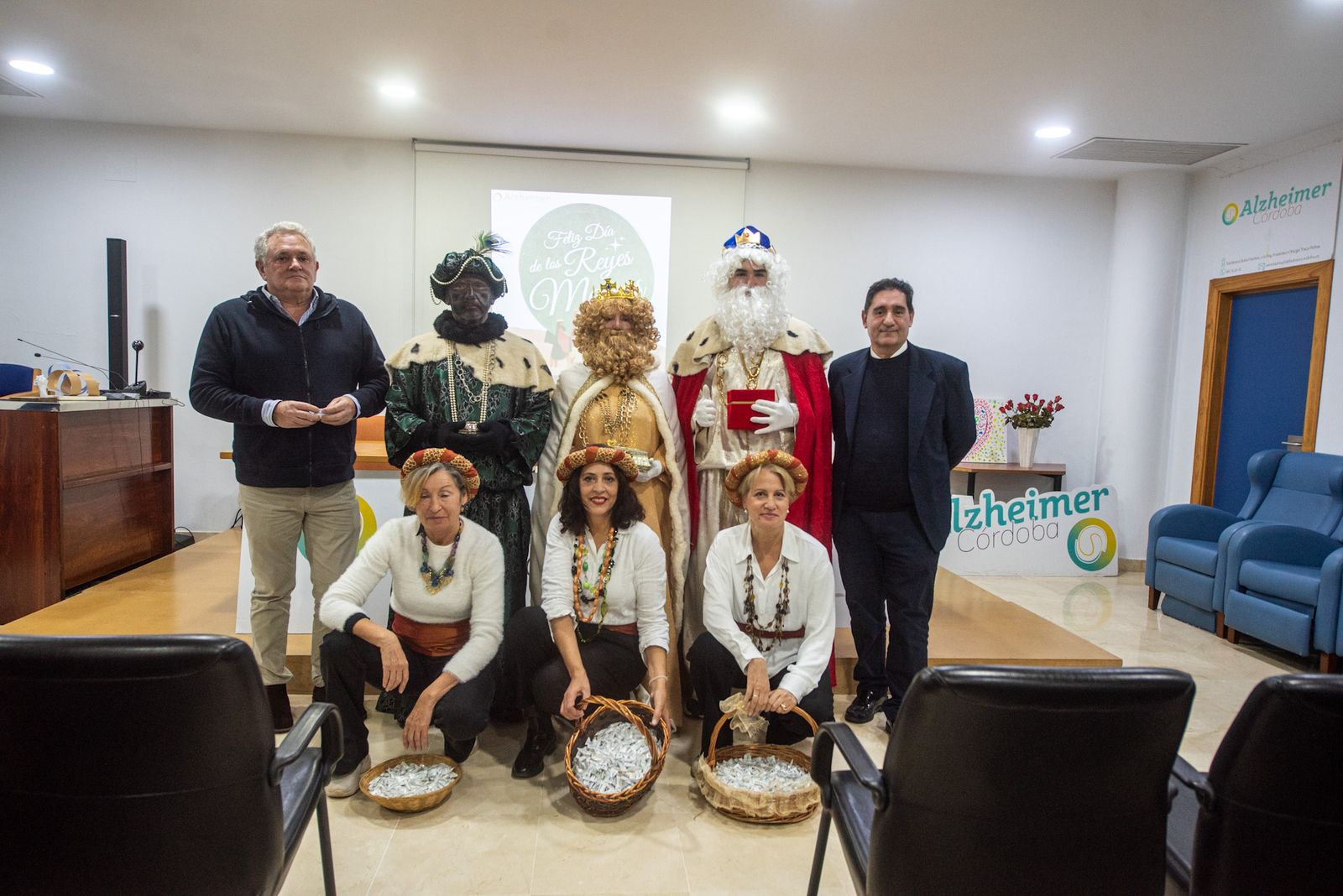 La visita de los Reyes Magos a la asociacion San Rafael de Alzheimer