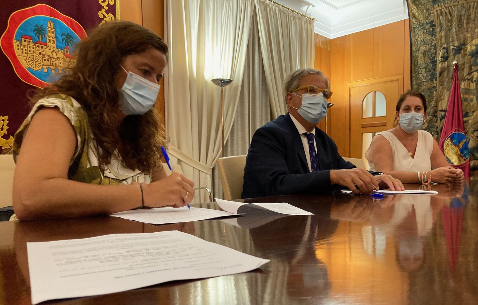 Firma del préstamos entre el Ayuntamiento y el BBVA.