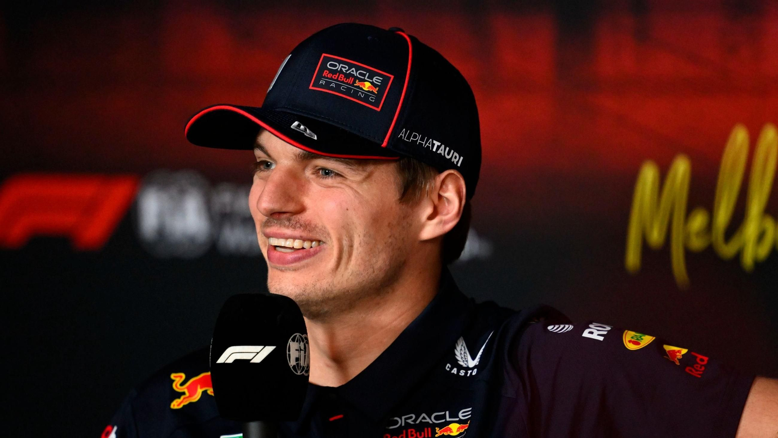 Max Verstappen durante una conferencia previa