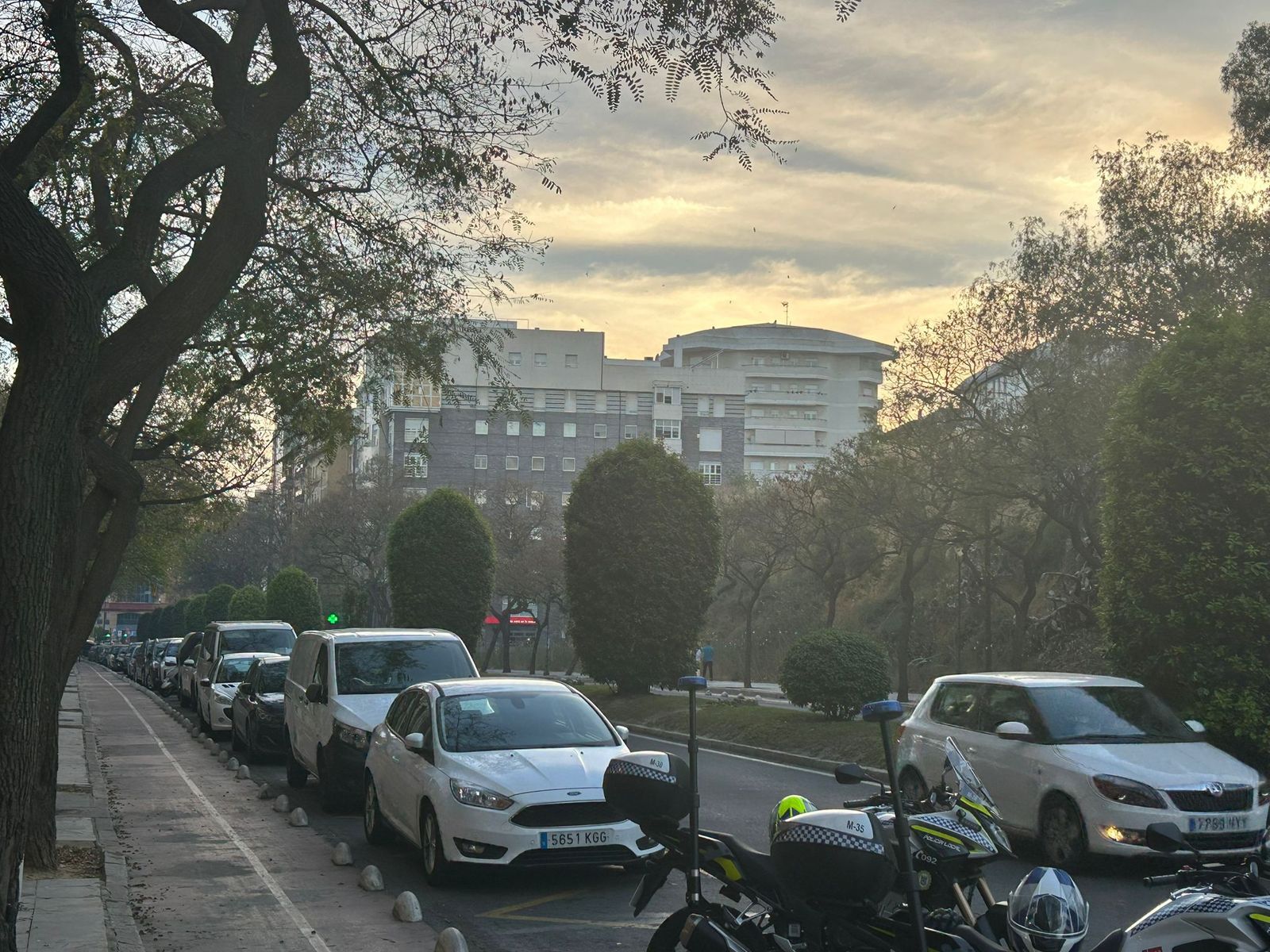 Intenso olor a humo en toda Huelva por el incendio en El Portil