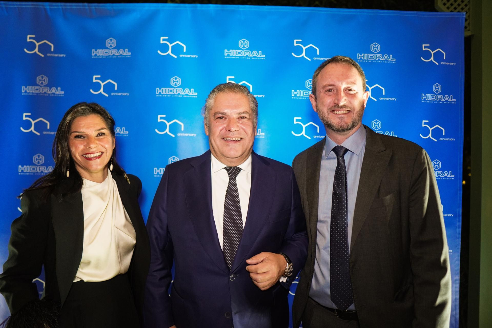 De izquierda a derecha: Inmaculada Chacartegui, directora de Acros by Hidral; Florencio Chacartegui, director general de Hidral; Fabio Sgardi, director de Hidral Gobel.