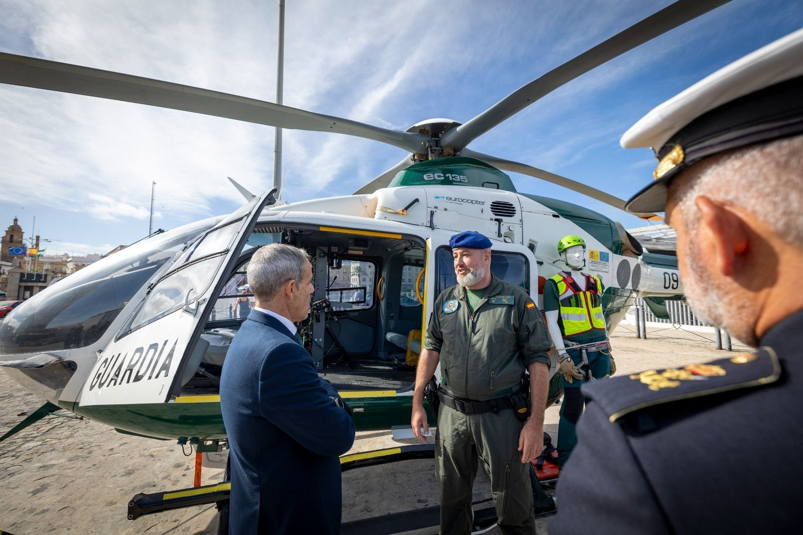 La Guardia Civil celebra en Cádiz el 50 aniversario de su Unidad Aérea