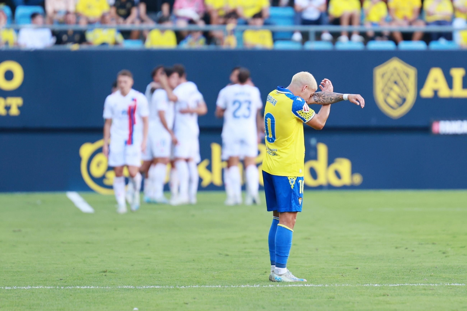 Búscate entre las fotos del partido de fútbol Cádiz CF - CD Eldense