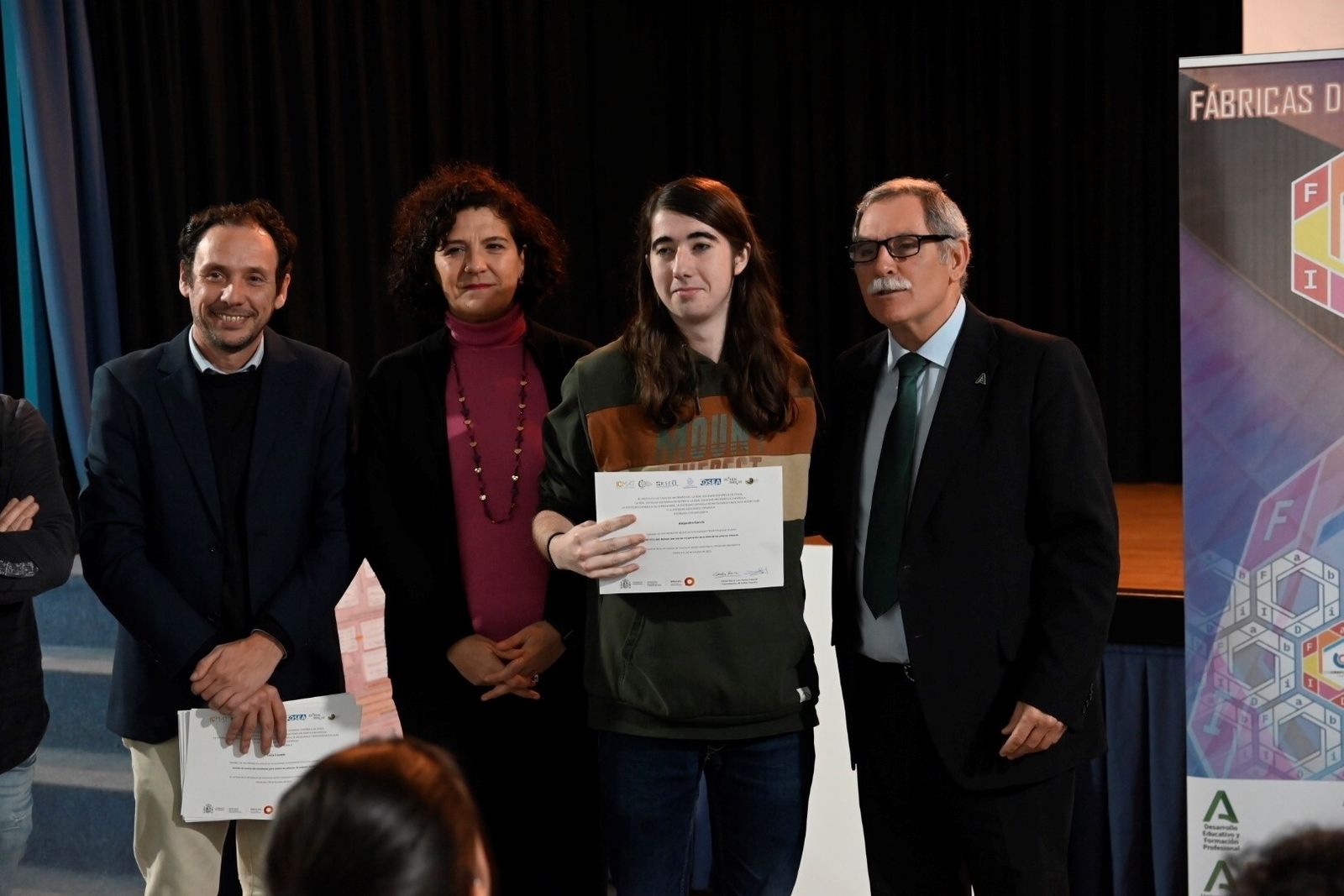 La entrega de los premios científicos al alumnado del instituto Gran Capitán de Córdoba, en imágenes