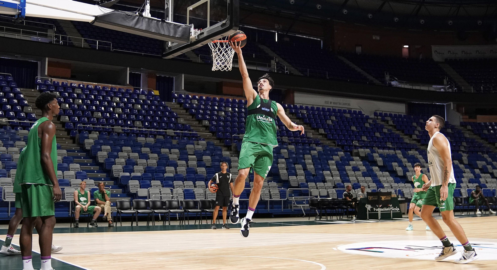 Las fotos del primer día de trabajo colectivo del Unicaja