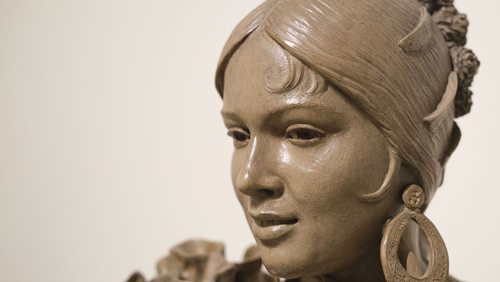 Las fotos de la exposición del escultor e imaginero Luis Álvarez Duarte en el MUREC