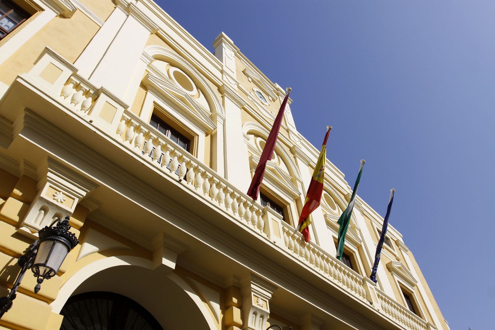 Fachada principal del Ayuntamiento de Chiclana.