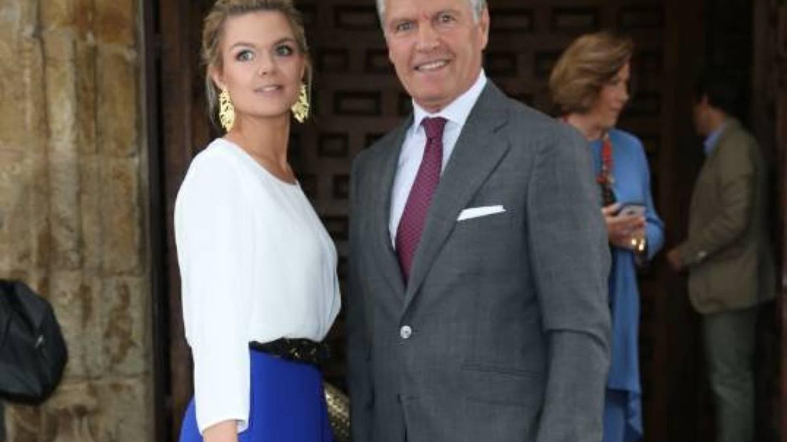 Alejandra con su padre y padrino, Juan Antonio Ruiz Espartaco.