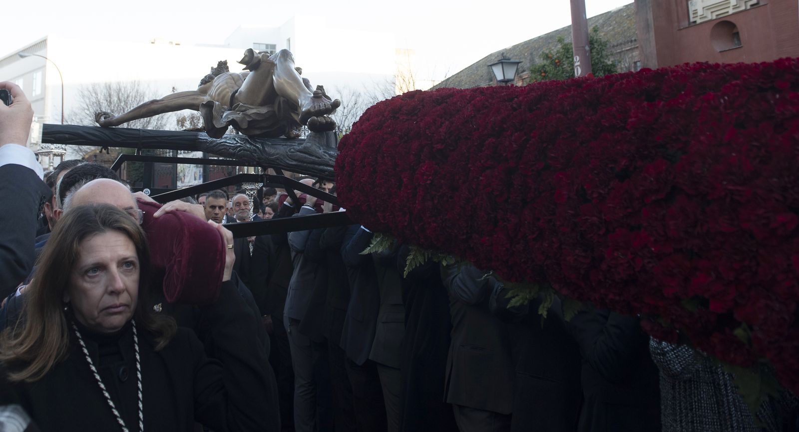 Imágenes del Vía crucis extraordinario del Cachorro por las calles de Triana