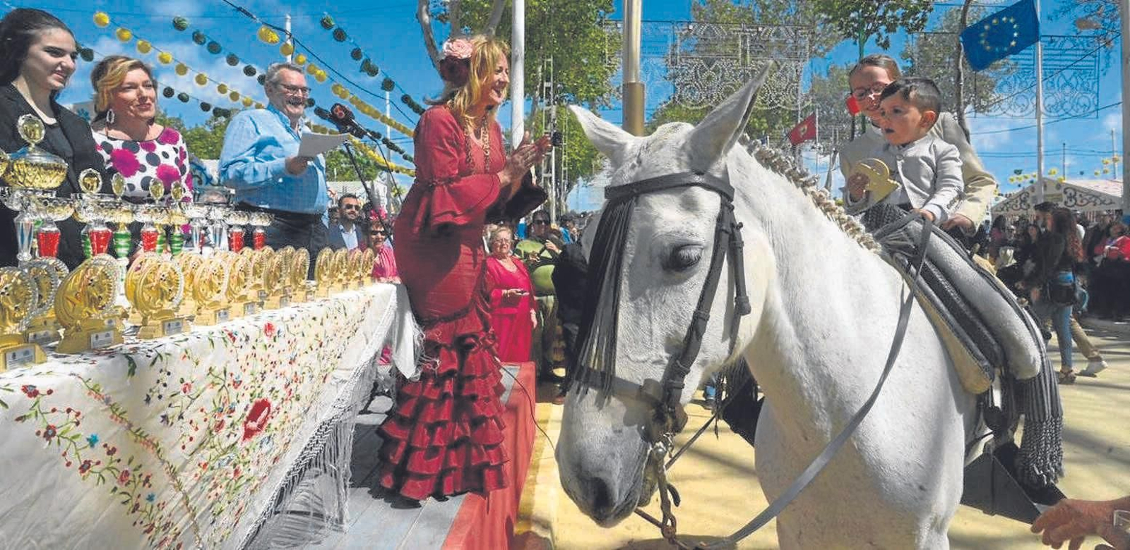 Distintos momentos vividos por Ana María Arias en la Feria de El Puerto .