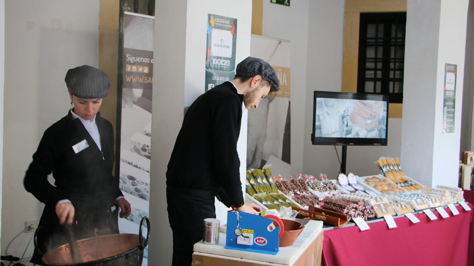 Productos gourmet en el Mercado de Navidad.