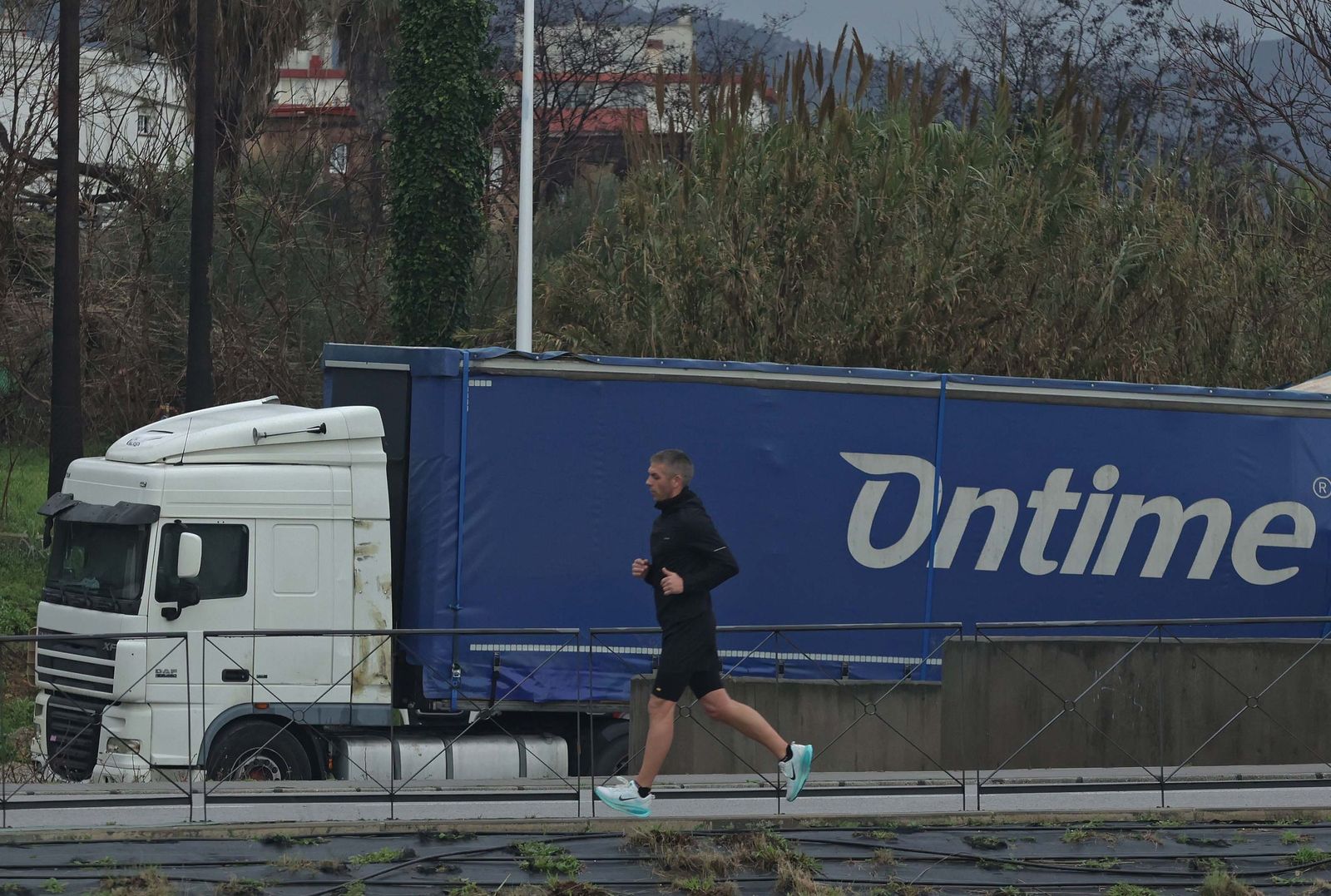 Fotos de los camiones retenidos en Algeciras