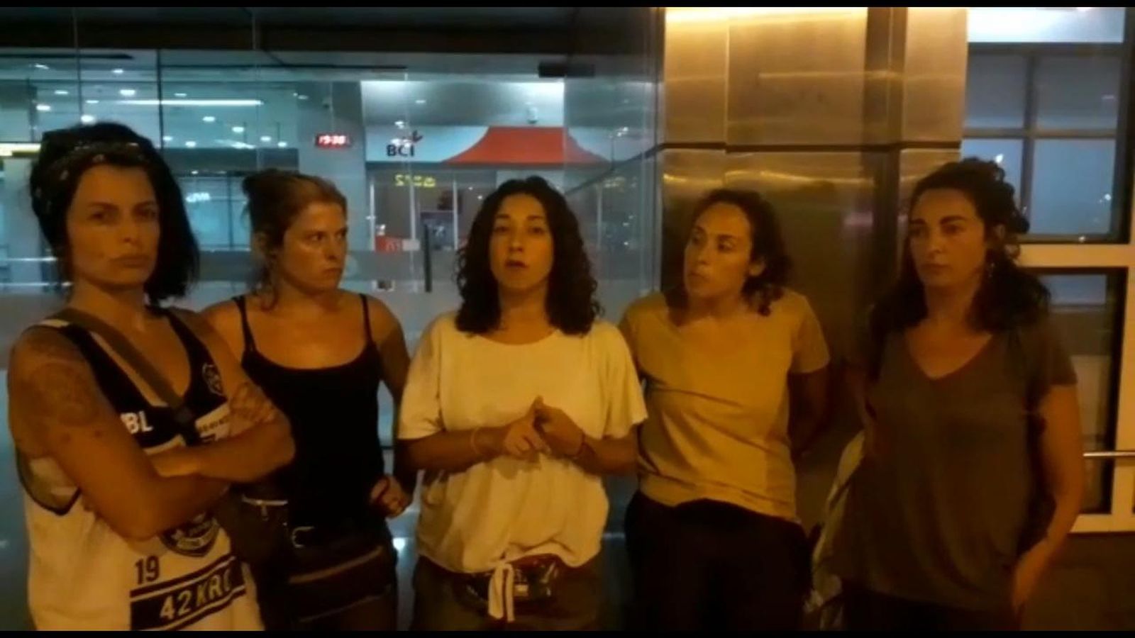 Las cinco jóvenes gaditanas antes de partir de Mozambique.