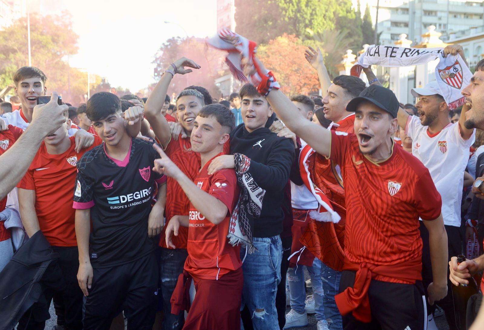 Llegada del Sevilla al Pizjuán