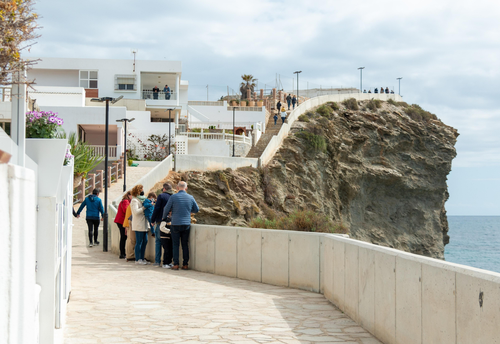 El puente colgante de Torrenueva Costa, atractivo para el sector de la hostelería El puente colgante de Torrenueva Costa, atractivo para el sector de la hostelería