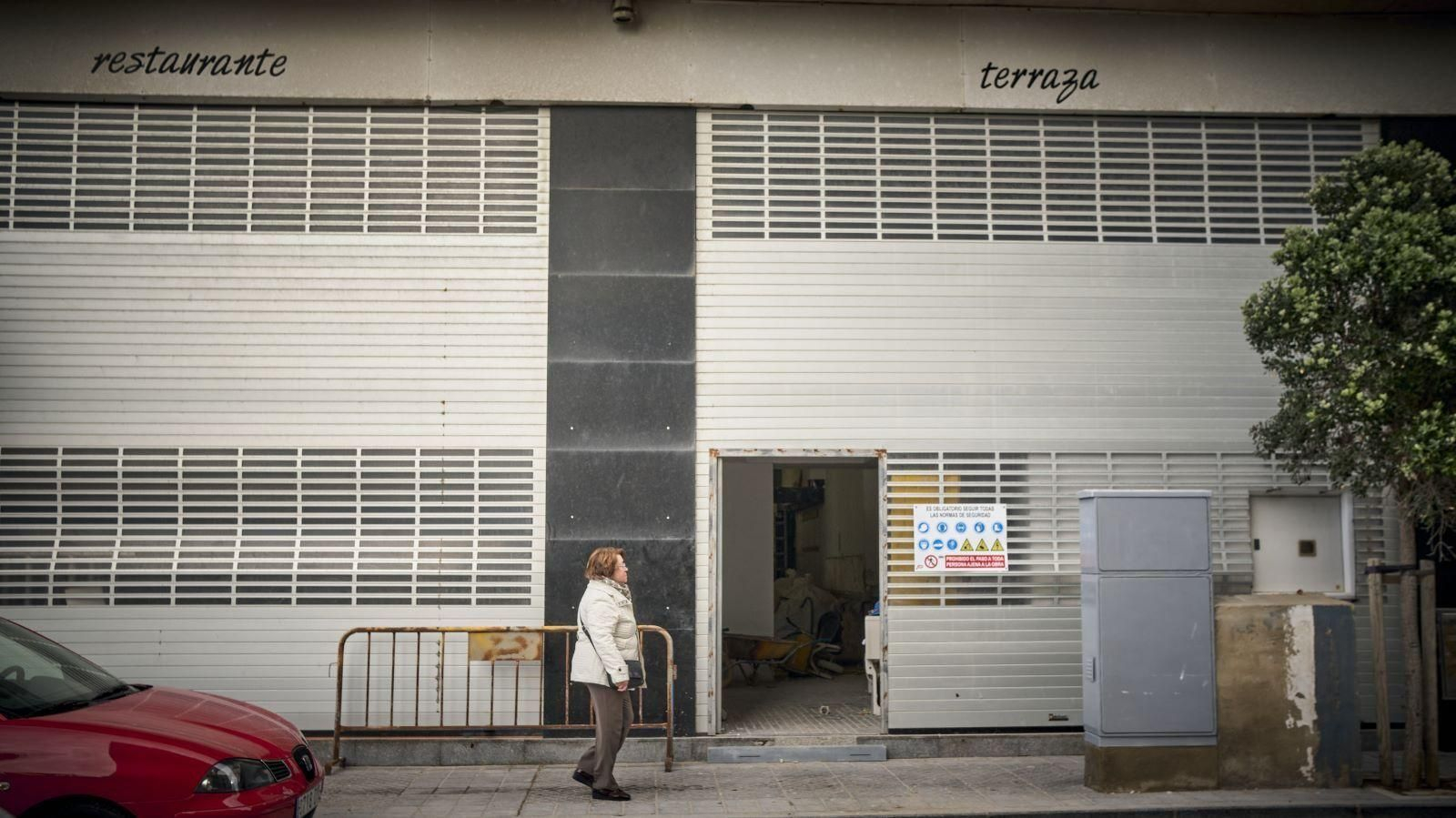 El local que ocupaba el restaurante 'La calle del libre albedrío' , en el Paseo Marítimo de Cádeiz
