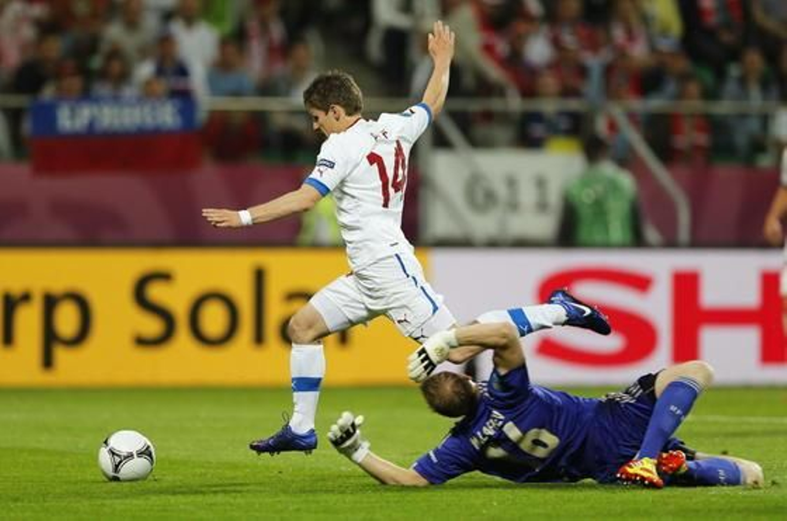 Rusia golea a la República Checa por 4-1 y se convierte en líder sólido del Grupo A.

Foto: EFE