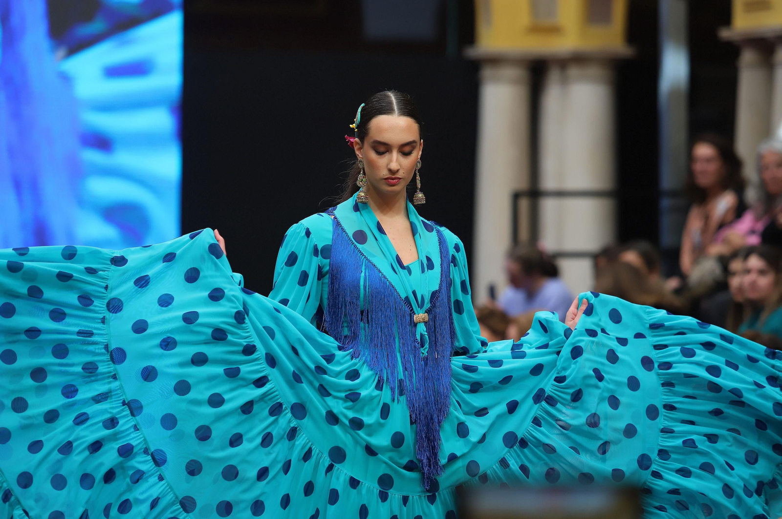 Huelva Flamenca 2023. Imágenes del desfile benéfico de El Ajolí a favor de Cruz Roja Española