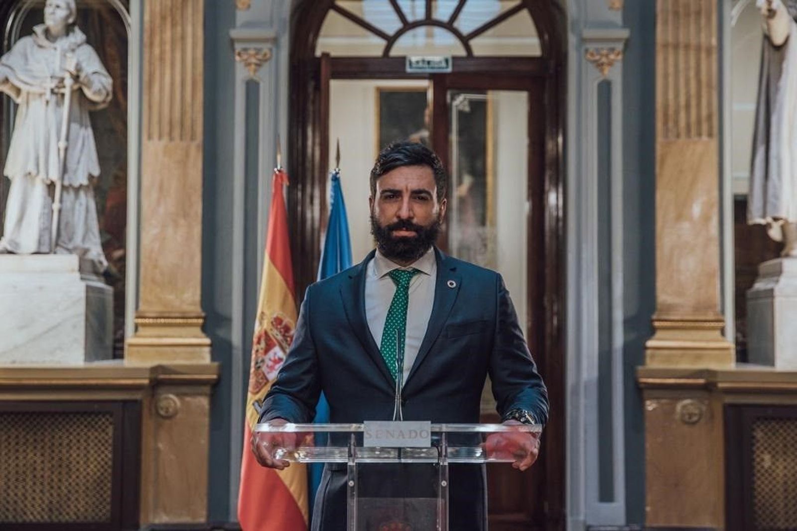 El número uno de la candidatura de Vox por Granada, Jacobo González-Robatto, en el Senado.