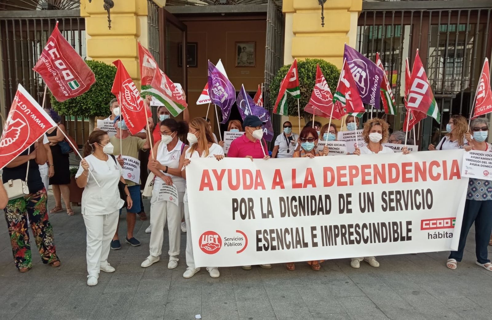 Concentración celebrada en la mañana de este martes ante el Consistorio.
