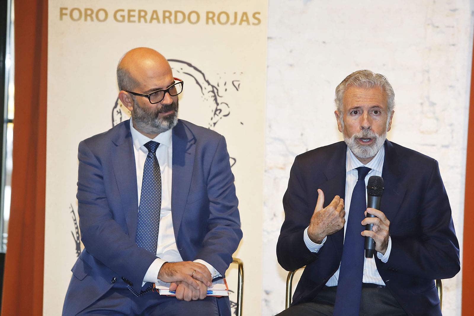 Imágenes del Foro Gerardo Rojas de Huelva Información