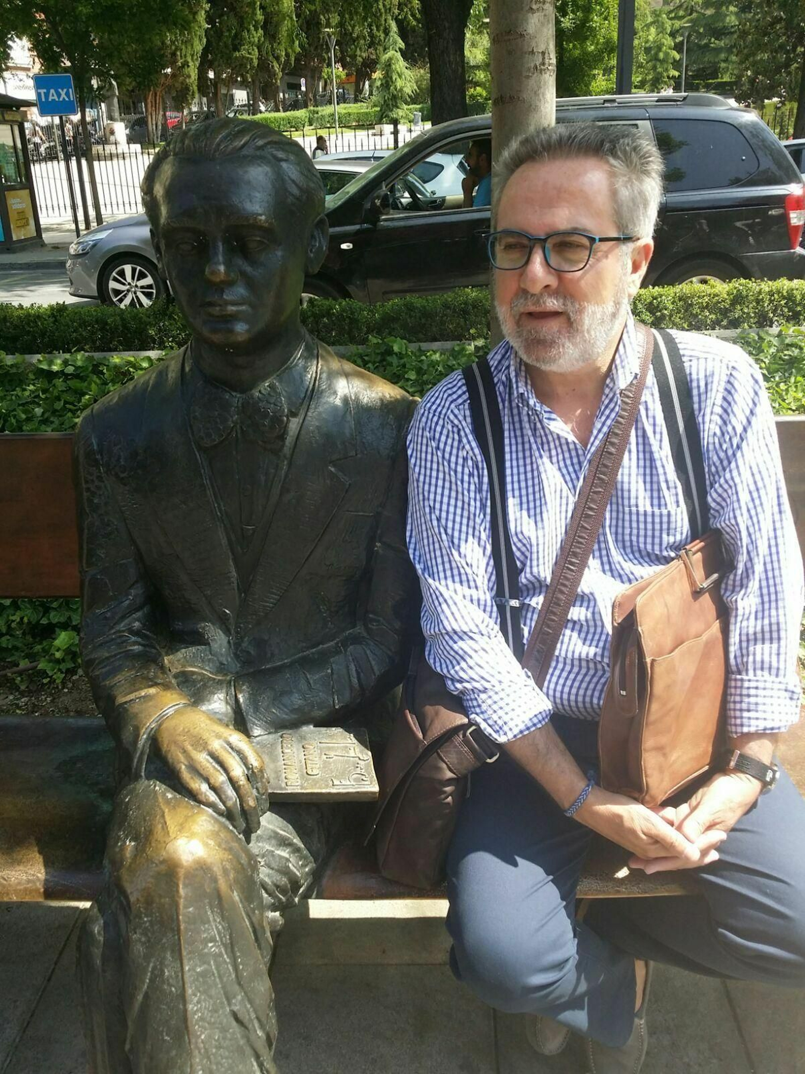 "El papel da dignidad a las palabras"