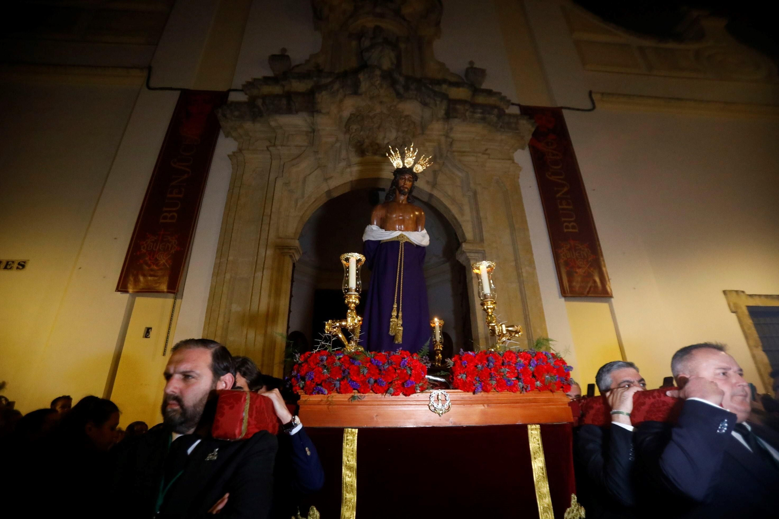 El Vía Crucis del Señor de las Penas de Córdoba, en imágenes.