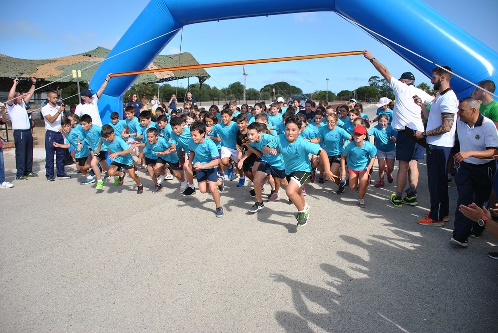 Alumnos participantes en la carrera organizada por el CEFOT-2 de Camposoto.