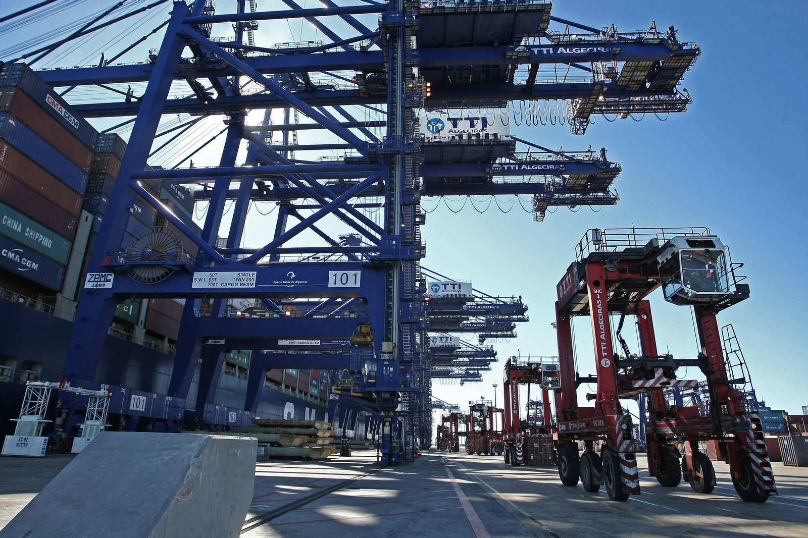 Trabajos de estiba en TTI Algeciras.