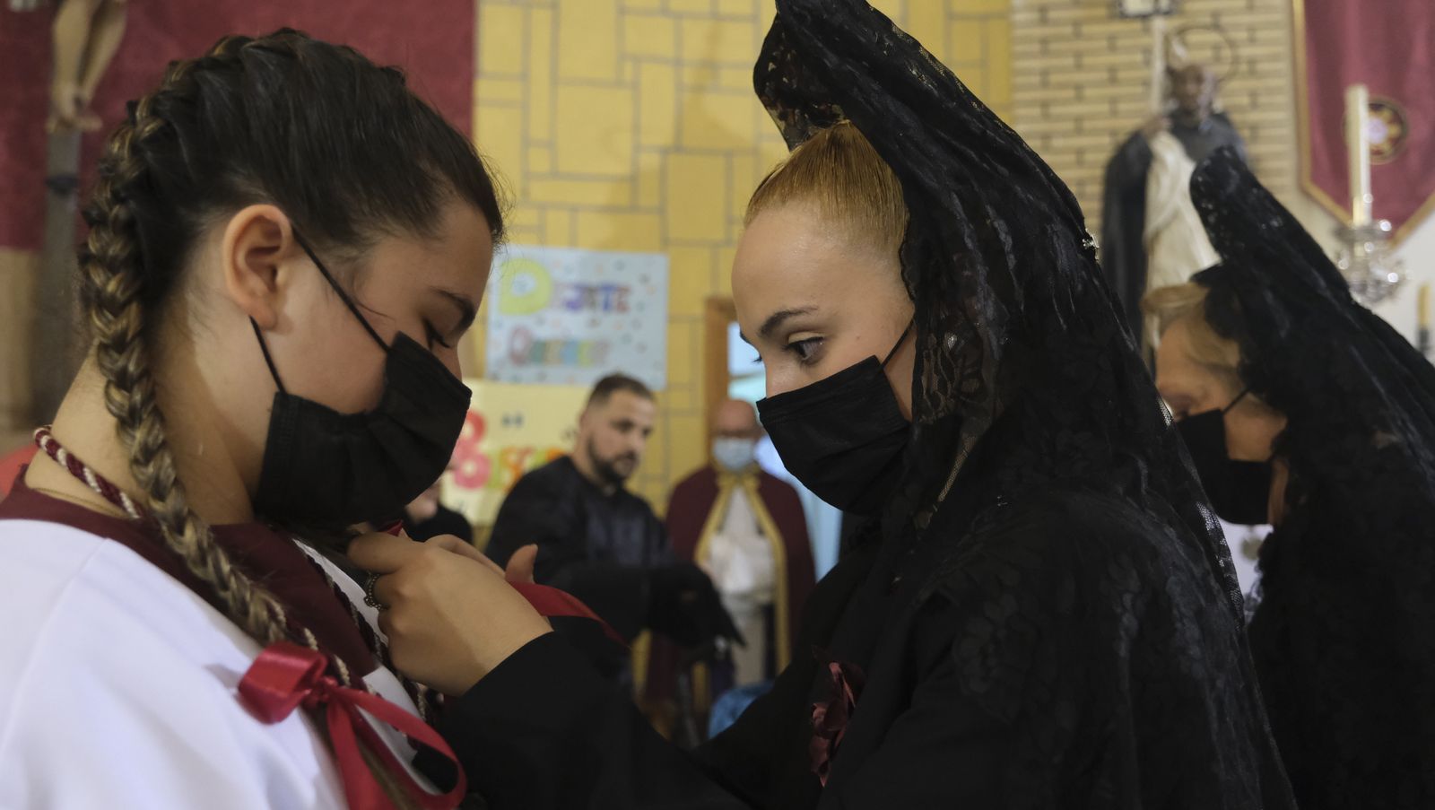 Fotogalería de la procesión de Unidad por el Barrio de Piedras Redondas. Almería