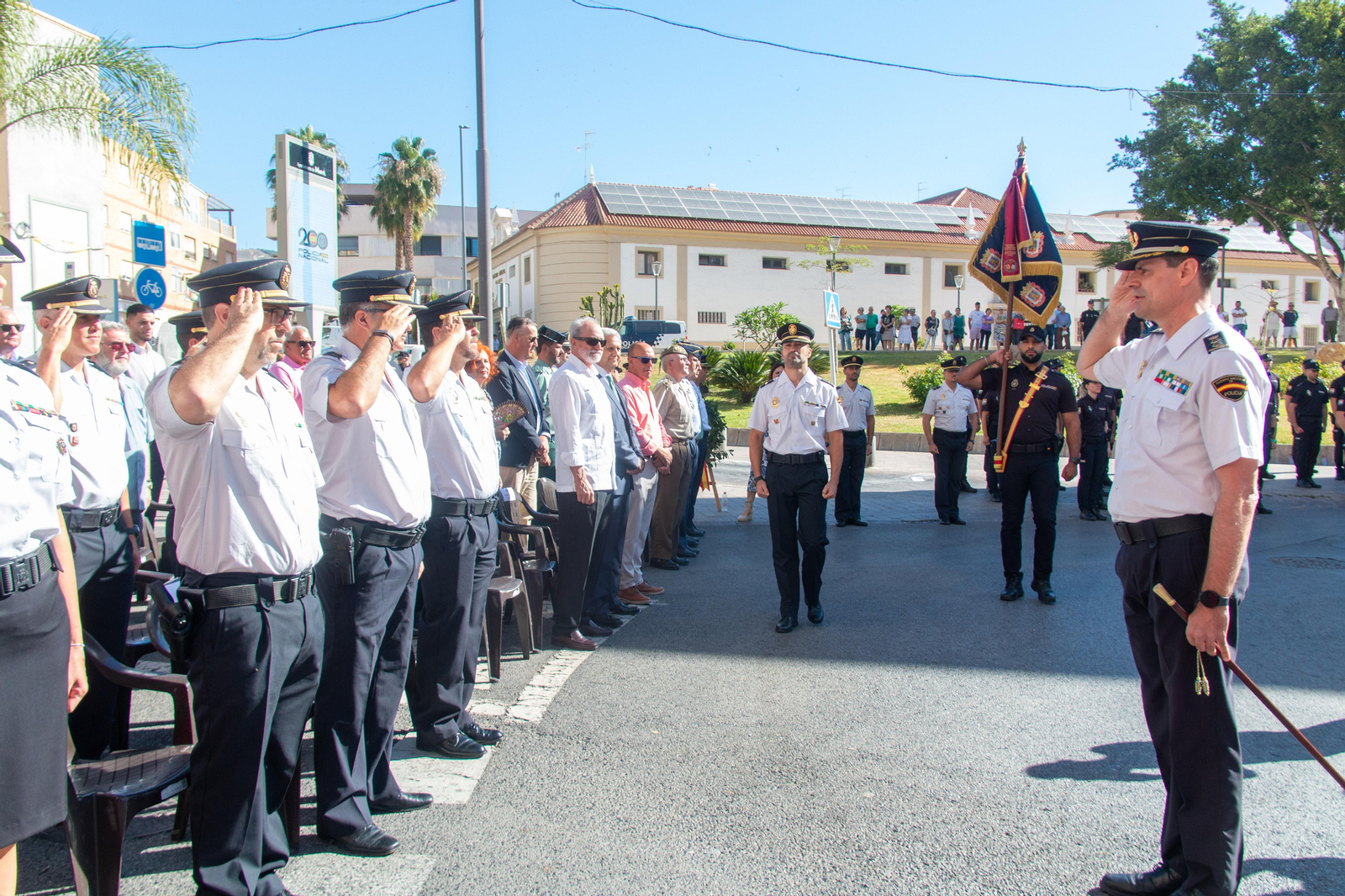 Así ha sido el acto de la dedicación nominativa de la fuente de la Avenida Salobreña a la Policía Nacional