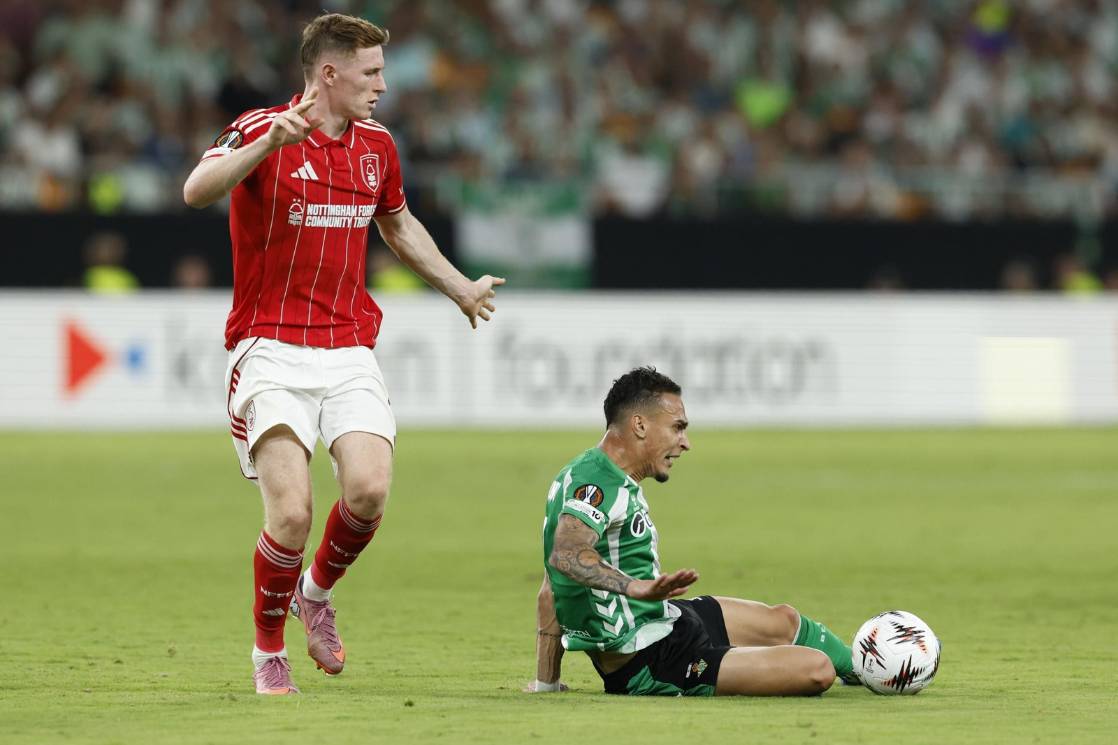 Betis-Nottingham Forest (35).jpg