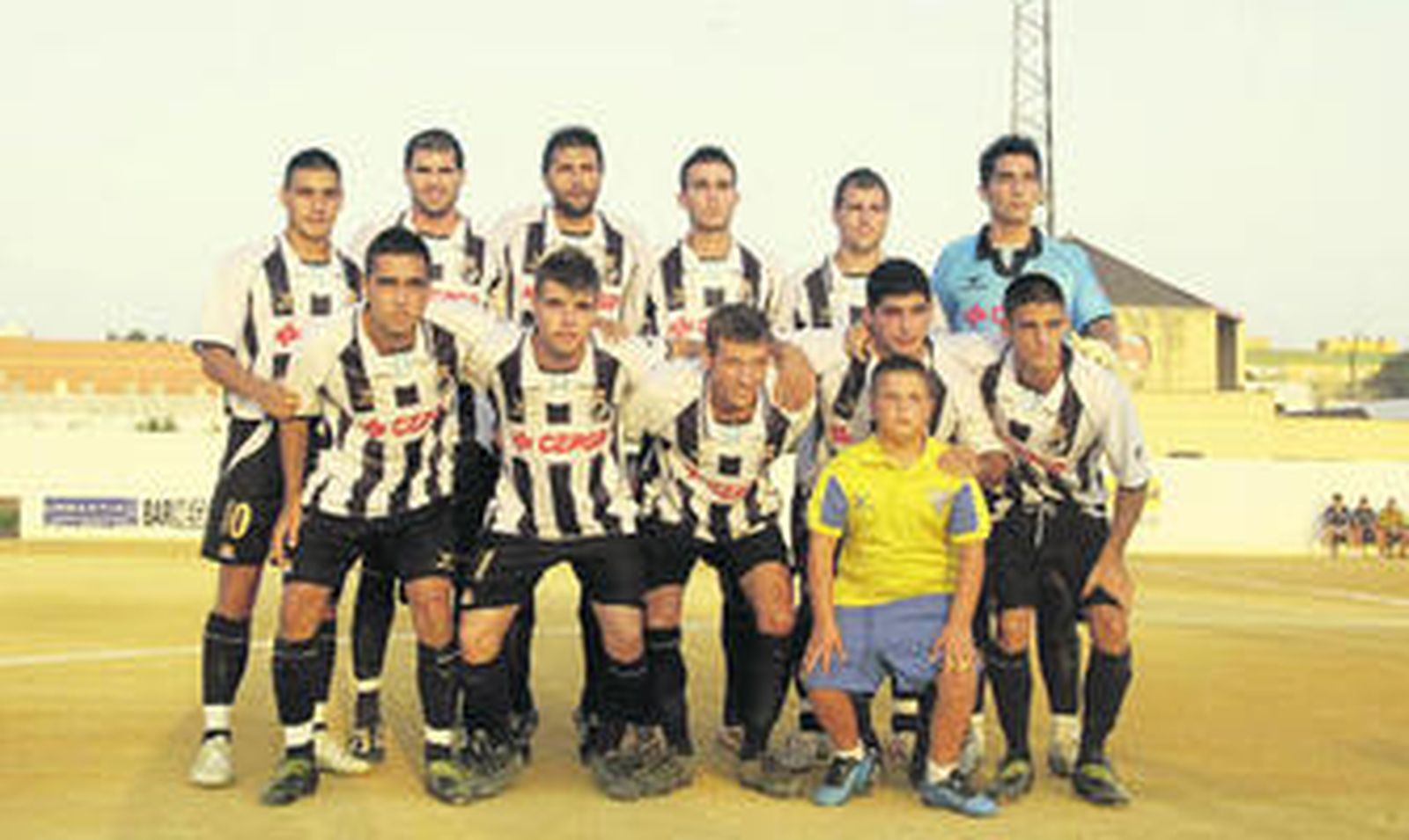 Formación inicial de la Real Balompédica en su amistoso con el Zabal.