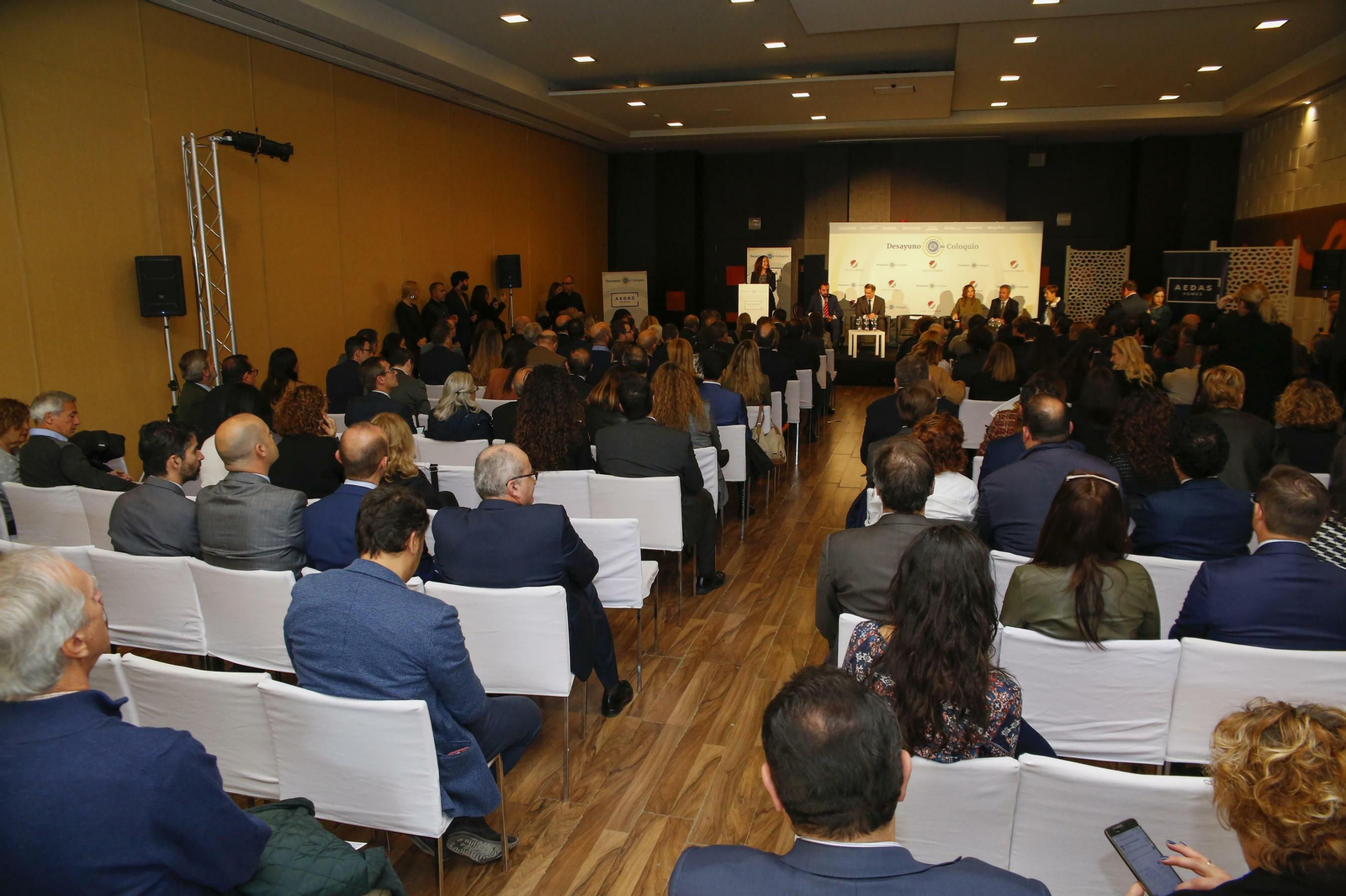 Las imágenes del Desayuno-Coloquio 'Granada, motor económico de Andalucía'