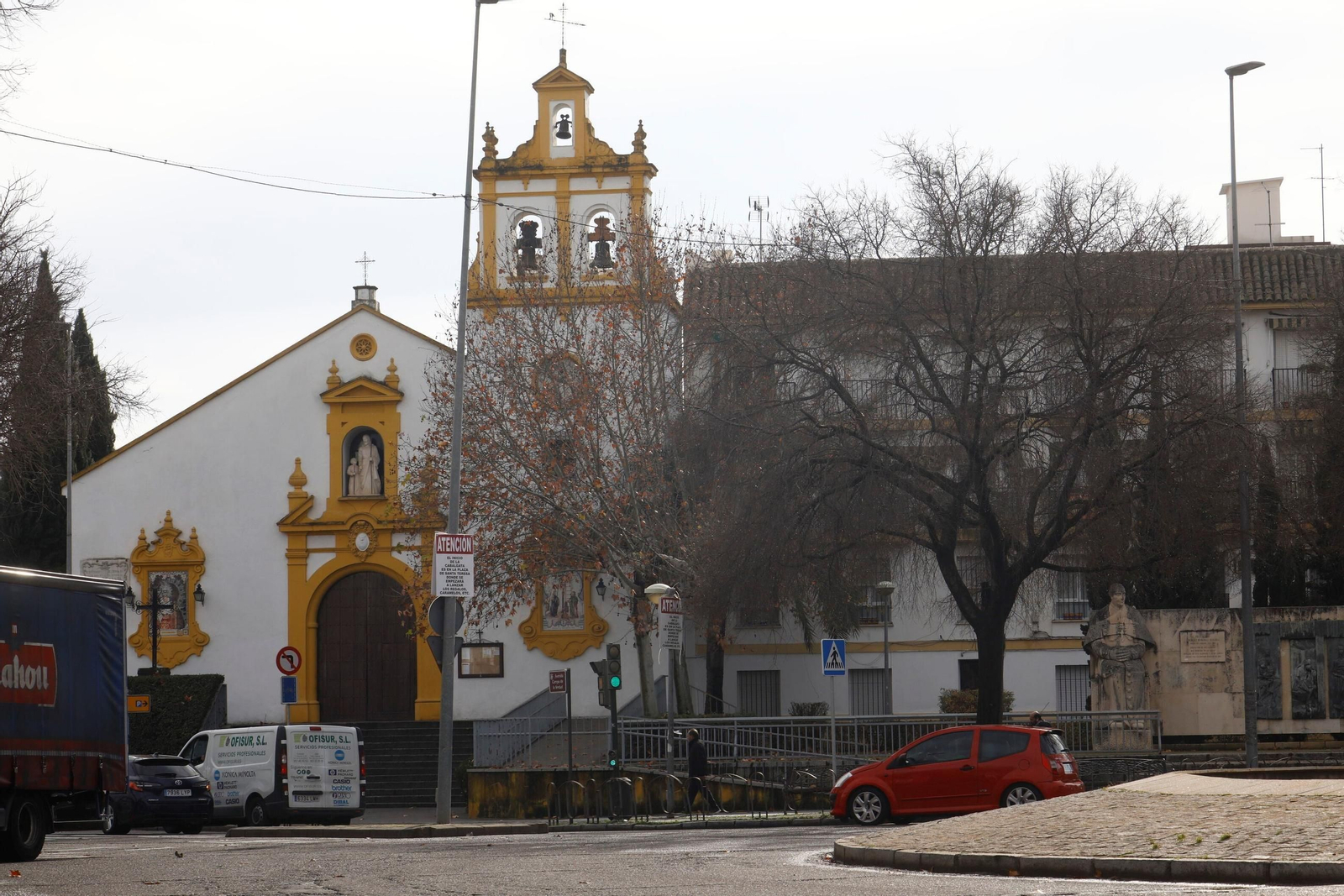 Un recorrido en imágenes por el barrio cordobés del Campo de la Verdad un día de invierno