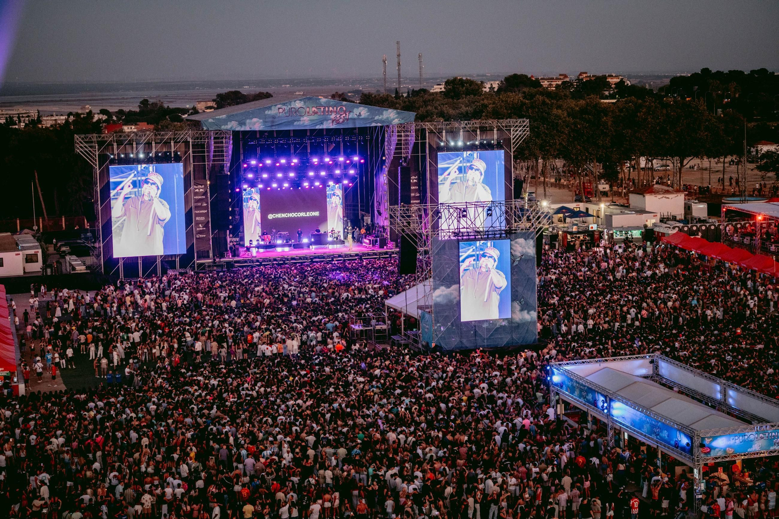 Imágenes de la primera jornada del Festival Puro Latino 2025 en El Puerto