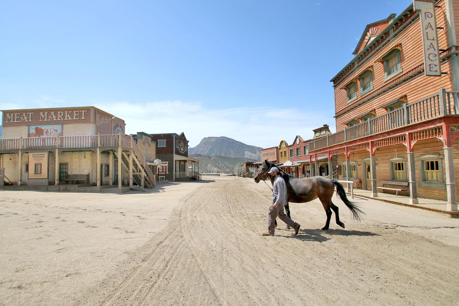 Fotogalería del Oasys Mini Hollywood sin actividad durante el coronavirus