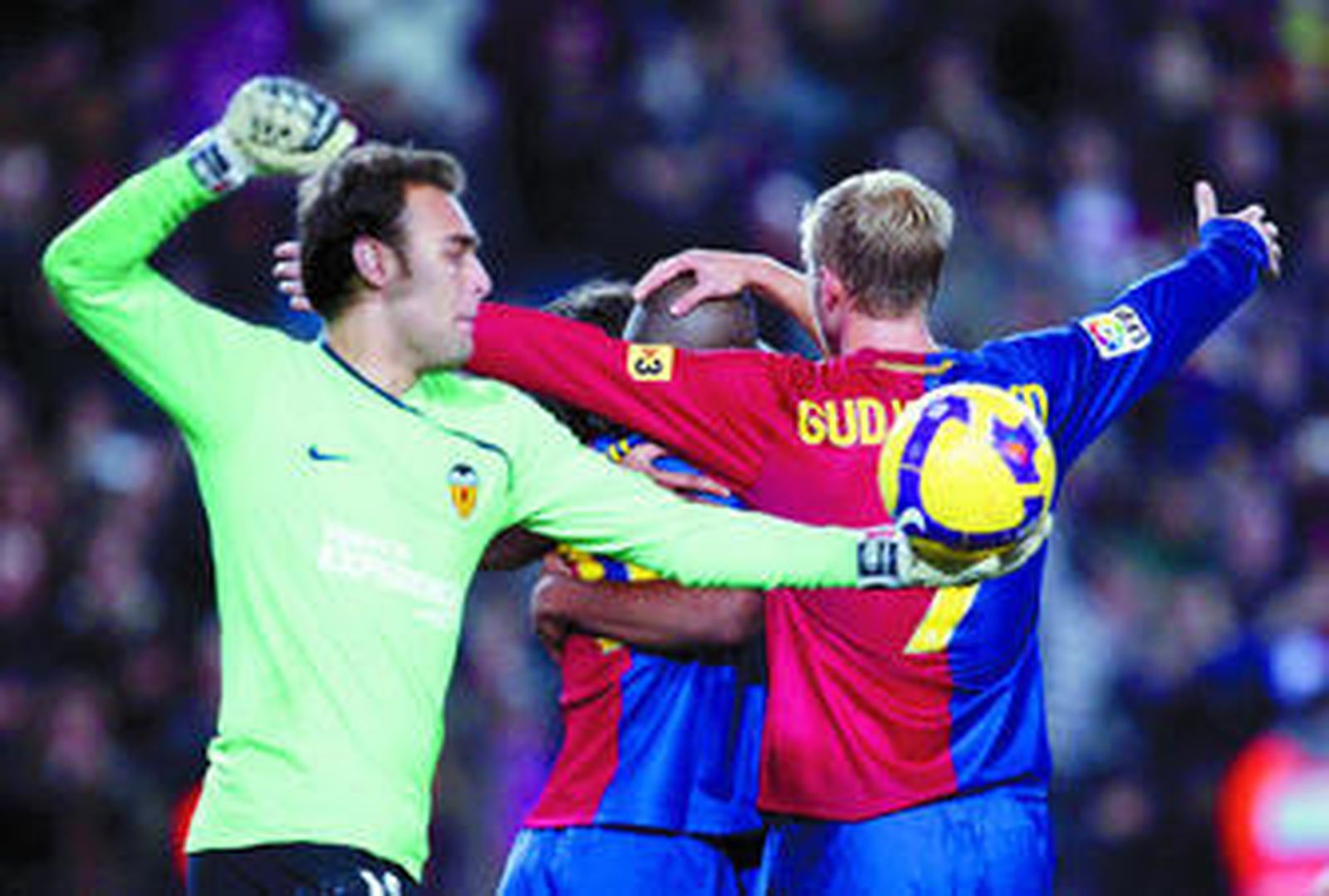 Renan se lamenta de un gol recibido ante el Barcelona.