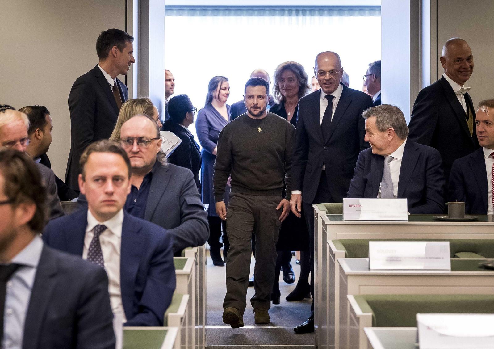 Zelenski llega a una reunión con miembros del Congreso y Senado este 4 de mayo.