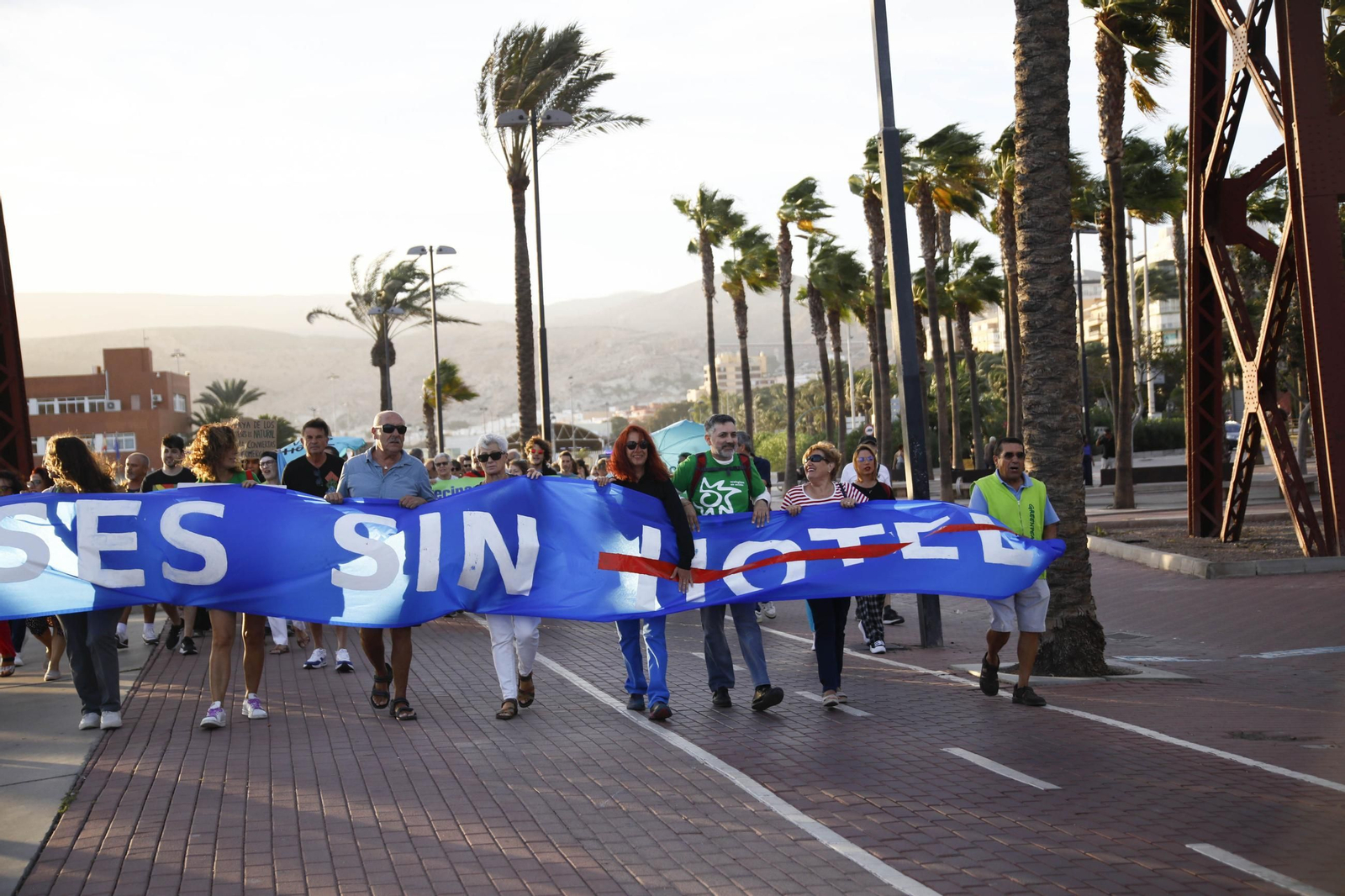 La manifestación "Genoveses sin hotel", en imágenes