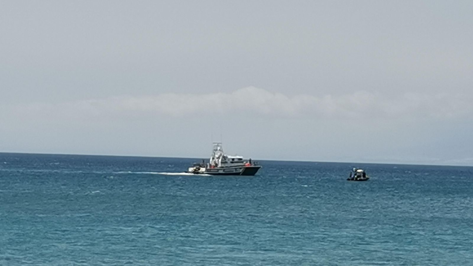 La Guardia Civil busca en Cabo de Gata al joven de 23 años desaparecido en la playa.