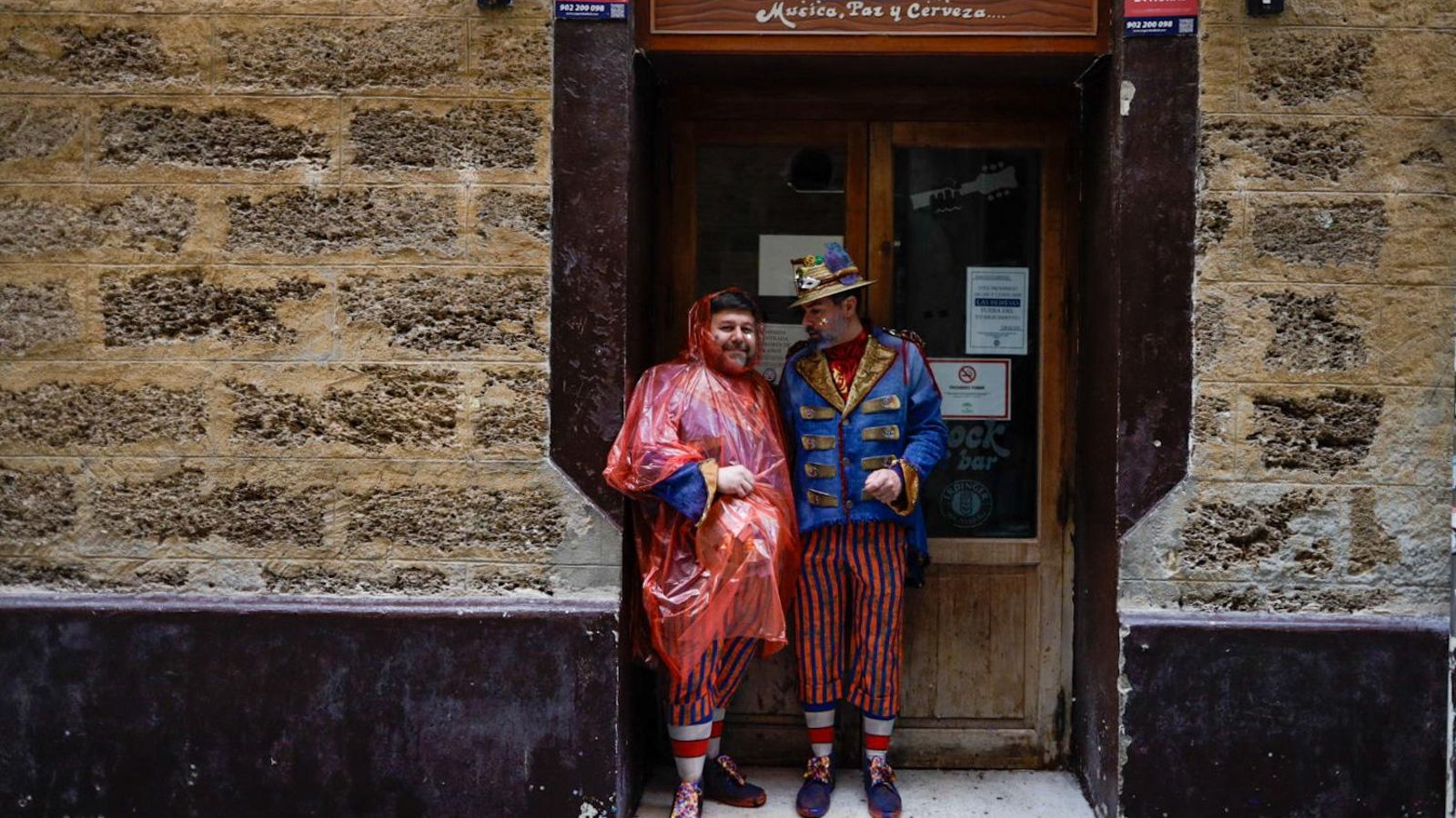 Las mejores imágenes del primer domingo de Carnaval de Cádiz