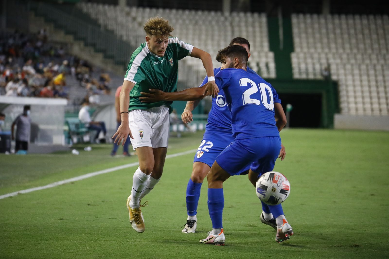 El Córdoba CF-Linares Deportivo, en imágenes